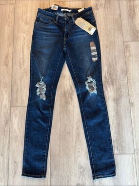 Levi’s 711 Skinny